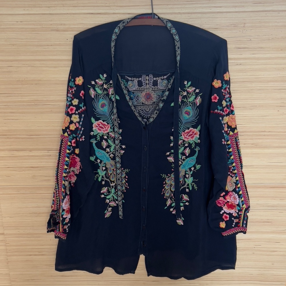 Johnny Was floral rayon embroidered tunic top‎ sz XS blue multicolor buttons tie